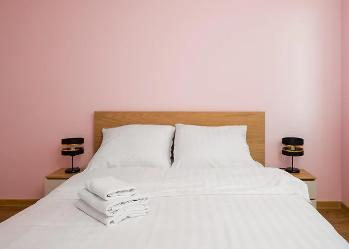 Bemowo Pleasant By Bookinghost